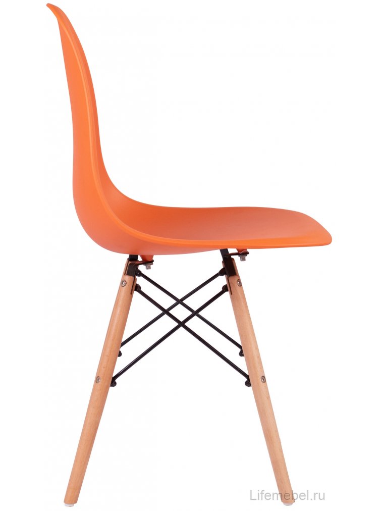 Пластиковый стул Eames оранжевый