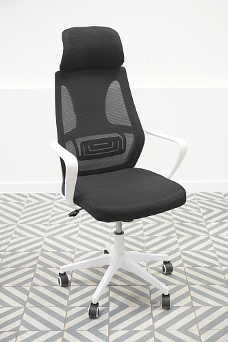Компьютерное кресло Golem dark gray / white из шоурума 2