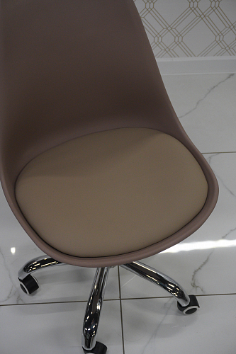Компьютерное кресло Kolin brown из шоурума 5